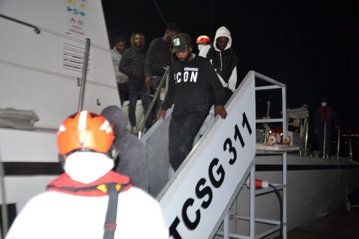 İzmir açıklarında Türk kara sularına itilen 157 düzensiz göçmen kurtarıldı G3