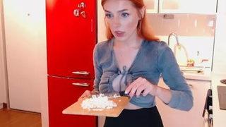 Kist ameliyatı için bağış toplayan Twitch yayıncısı Didem Şener'in göğüs estetiği yaptırdığı ortaya çıktı
