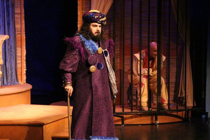 Antalya Devlet Tiyatrosu "Herkes İçin Keloğlan" oyununun prömiyerini yaptı G2