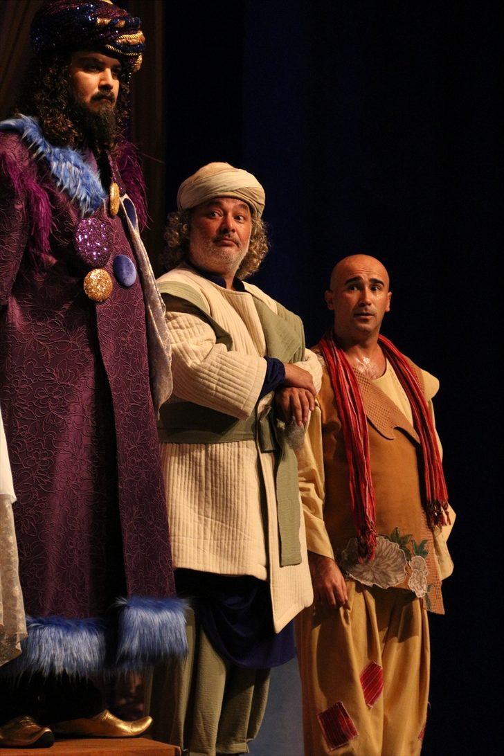 Antalya Devlet Tiyatrosu "Herkes İçin Keloğlan" oyununun prömiyerini yaptı G4