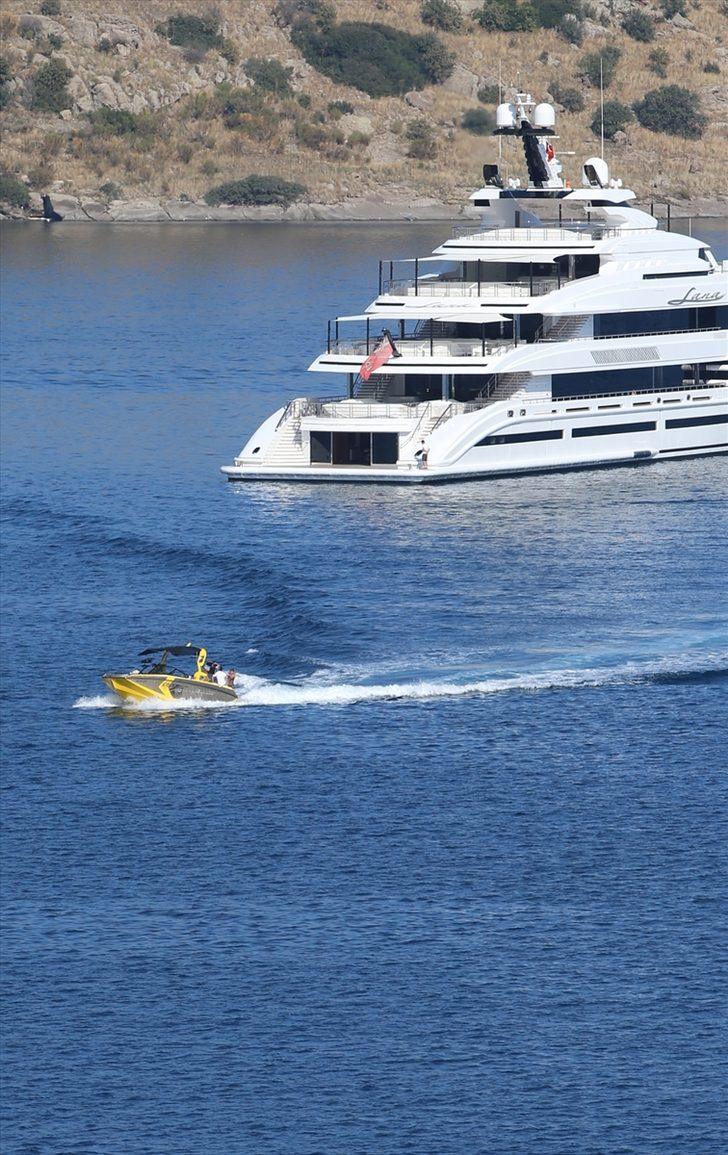 Ünlü iş insanları Gates ve Bezos'un mega yatları Bodrum'un koylarına demirledi G3
