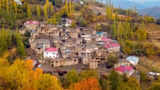 Huzur arayanlara özel! Hizan’ın taş evleri sonbaharda eşsiz manzarası görenleri büyüledi