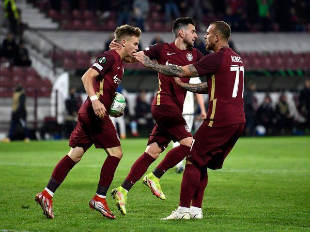 Galatasaray'a bir Rumen daha! Roma da peşinde