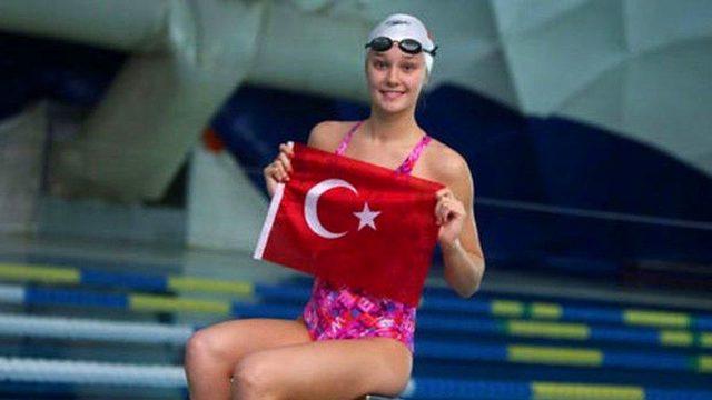 Viktoria Zeynep Güneş'ten yüzmede altın madalya