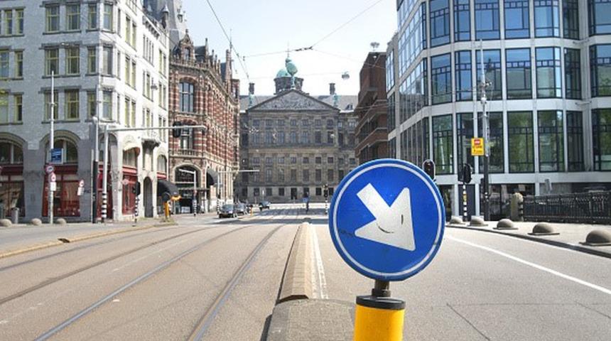 Covid önlemleri Hollanda'da yeniden sıkılaşıyor: Maske ve sosyal mesafe zorunluluğu geri dönüyor