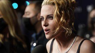 Kristen Stewart, kız arkadaşı Dylan Meyer ile nişanlandığını duyurdu