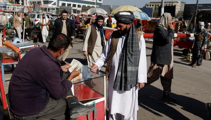Taliban yönetimi Afganistan'da yabancı para kullanımını yasakladı