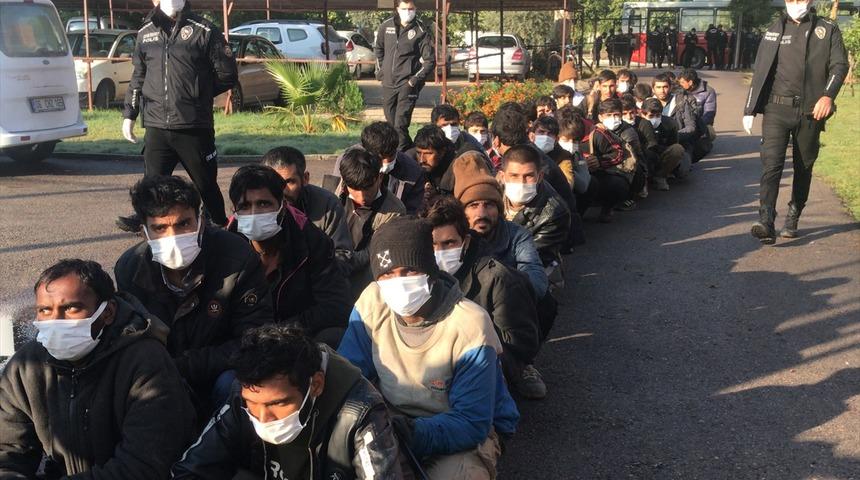 Adana'da yakalanan 120 düzensiz göçmen sınır dışı edilecek