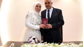 Hikayesi film gibi! 1986'da nişanlandılar, 35 yıl sonra evlendiler