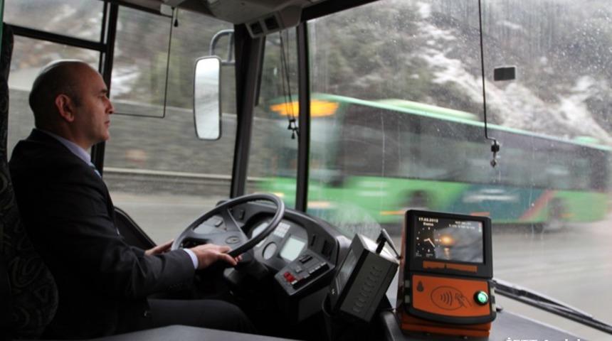 İETT otobüsünde bomba paniği  