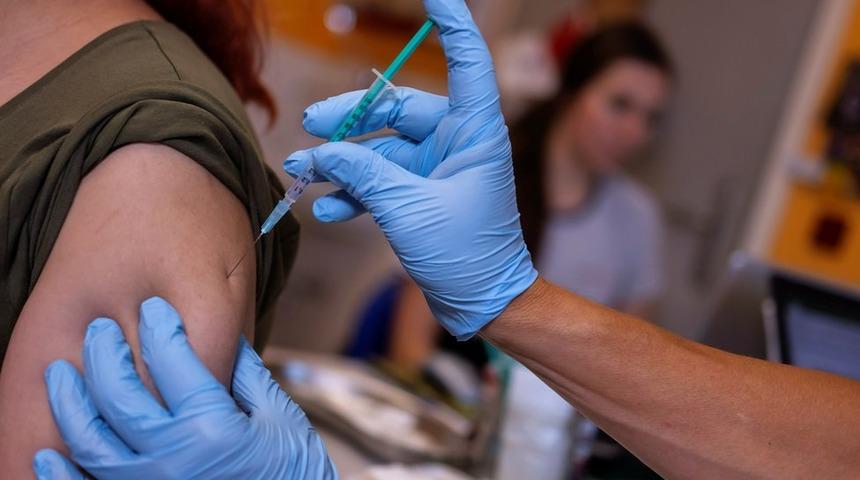 Türkiye'nin aşılama oranı düşüyor: 'Toplum bağışıklığı sağlanamadı, sadece iki doz Sinovac aşısı olanlar artık aşısız sayılıyor'