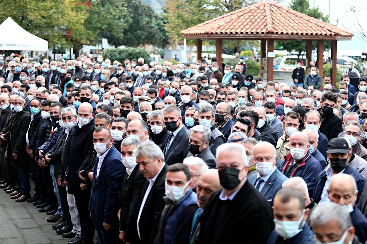 İ&ccedil;işleri Bakanı Soylu, Sinop'taki selde kaybolanların gıyabi cenaze namazına katıldı