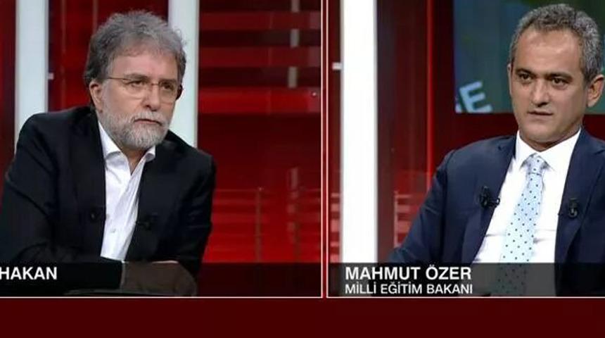 Bakan Özer: Sistem kendi kendini kapatana kadar okullar açık olacak