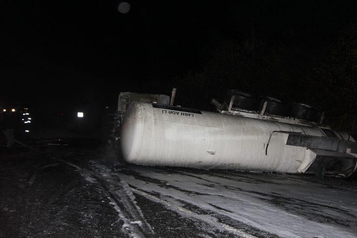 GÜNCELLEME - Asit tankerinin devrilmesi sonucu kapanan Bursa-Kütahya kara yolu ulaşıma açıldı G2