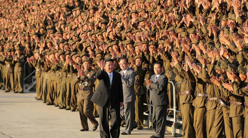 Kim Jong-un'dan dünyayı şoke eden karar! Tek otorite kendisi olacak, babasını ve dedesini sildi