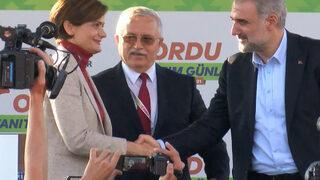 İstanbul'da dikkat çeken görüntü! Osman Nuri Kabaktepe ve Canan Kaftancıoğlu el sıkıştı