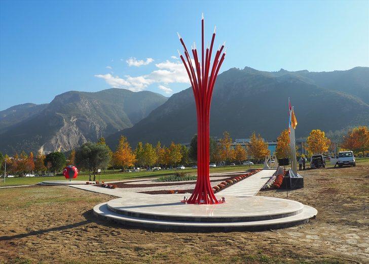 PAÜ'de coğrafi koordinatların kesiştiği noktaya Mehmet Akif Ersoy Anıtı yapıldı G2