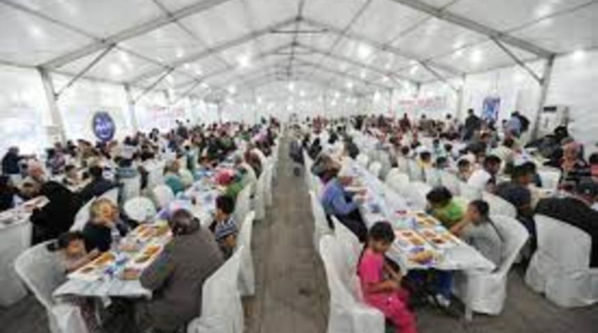 K&uuml;lt&uuml;r &ccedil;adırında aşık atışması