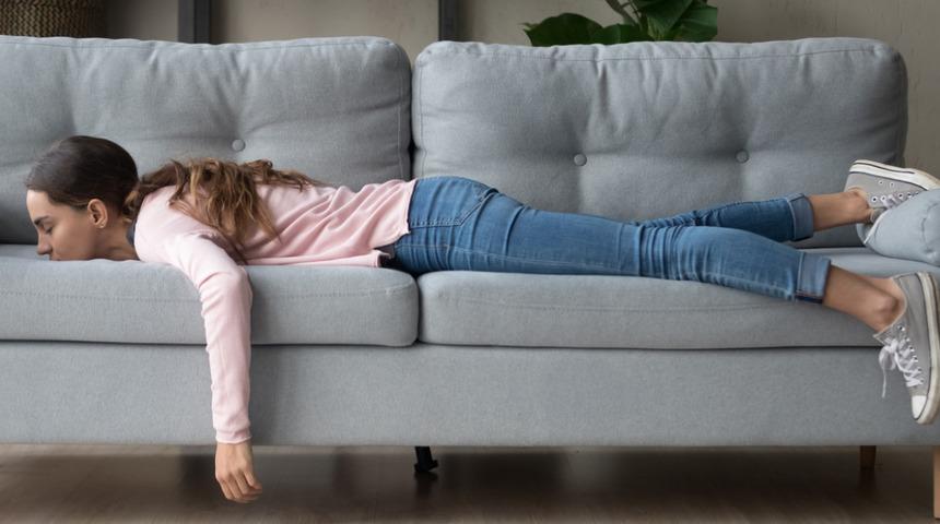 Bu alışkanlıklara sahipseniz dikkat! Kronik yorgunluğa sebep olan alışkanlıklar ve yiyecekler neler?