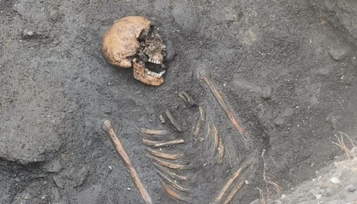 Trabzon’da heyecanlandıran arkeolojik kazı: Kiremit mezarlar ortaya çıktı
