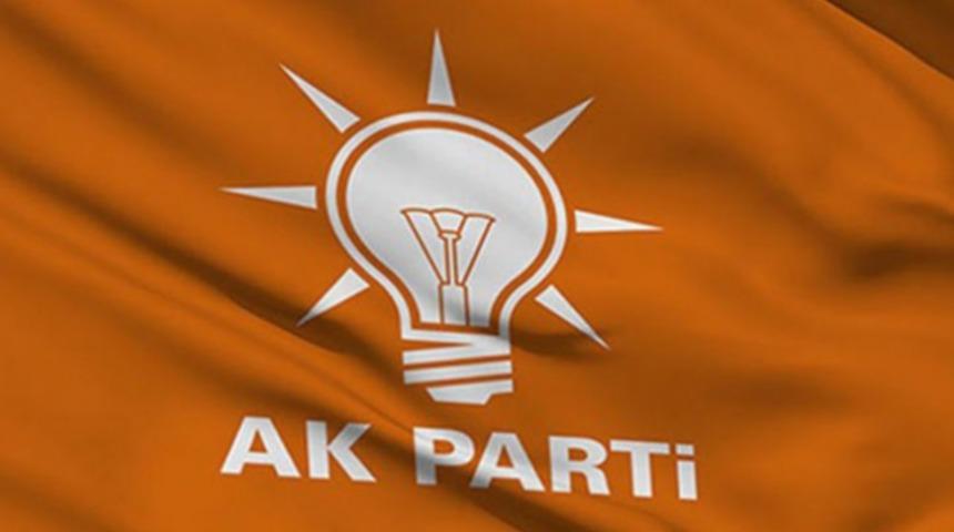 AK Parti'ye toplu katılım