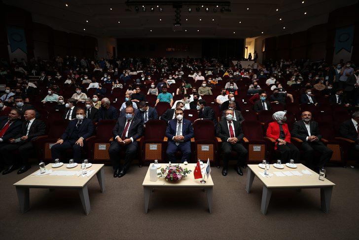 Enerji ve Tabii Kaynaklar Bakanı Dönmez, Bursa'da üniversitede konferans verdi: (2) G1