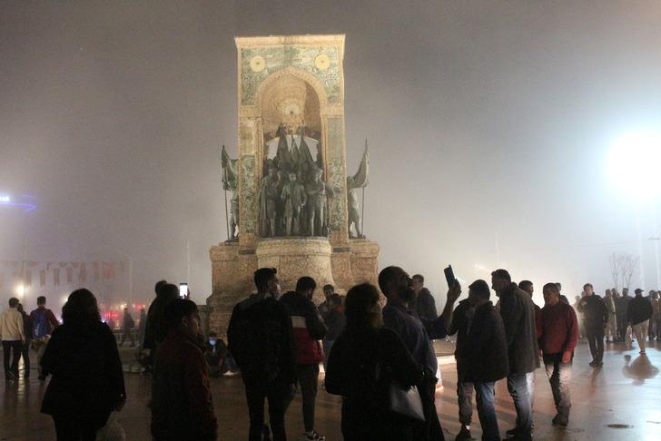 Meteoroloji uyarmıştı! İstanbul'da sis etkili oldu G3