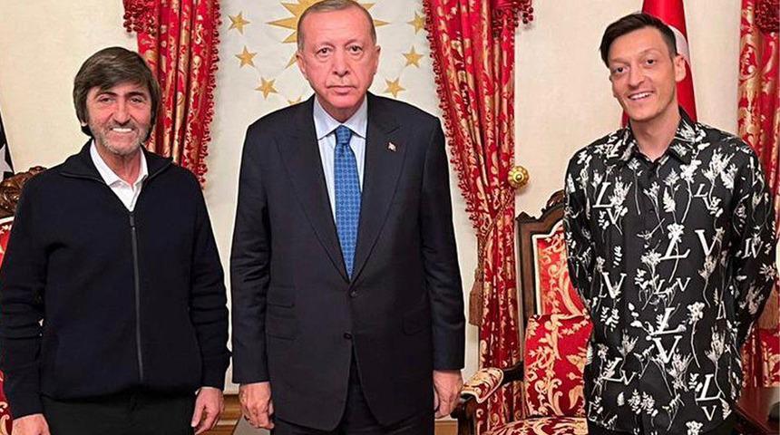 Mesut Özil ve Rıdvan Dilmen'den Recep Tayyip Erdoğan'a ziyaret