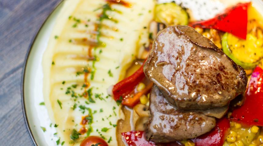 Damak çatlatan lezzetlere ulaşmak bu kadar basit! Dana eti aslında nasıl pişer?