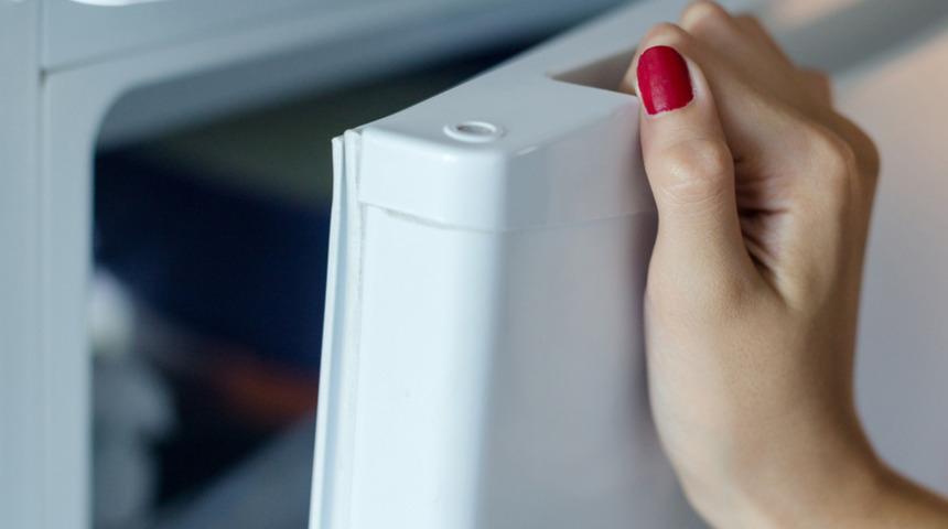 Buzdolabındaki koku problemi tarihe karışıyor! Bu yöntemleri uygularsanız...