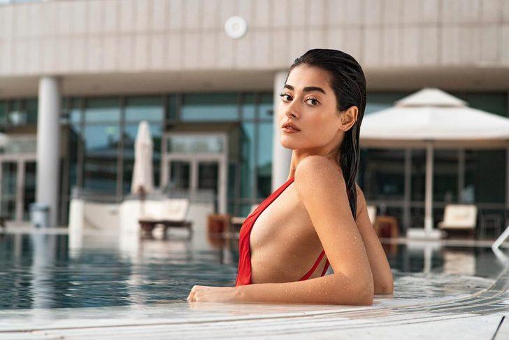 Reytinglerde zirveye oturan Aziz dizisinin Efnan'ı Simay Barlas, sosyal medya paylaşımlarıyla gündemde! G2