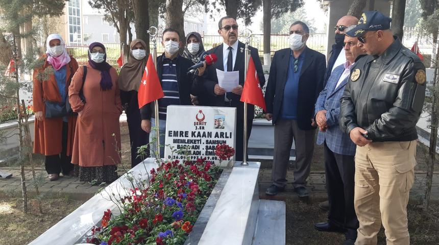 Şehit mezarına sosyal medyada çirkin saldırı! Tepki yağdı