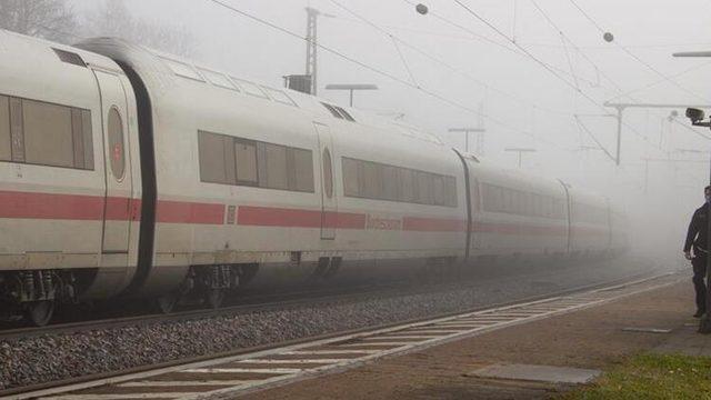 Almanya'da hızlı trende bıçaklı saldırı! Çok sayıda yaralı var