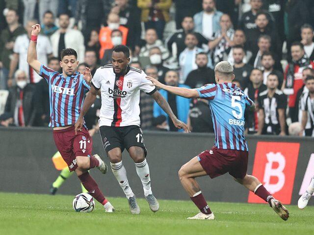 Bakasetas, Beşiktaş maçında sakatlandı