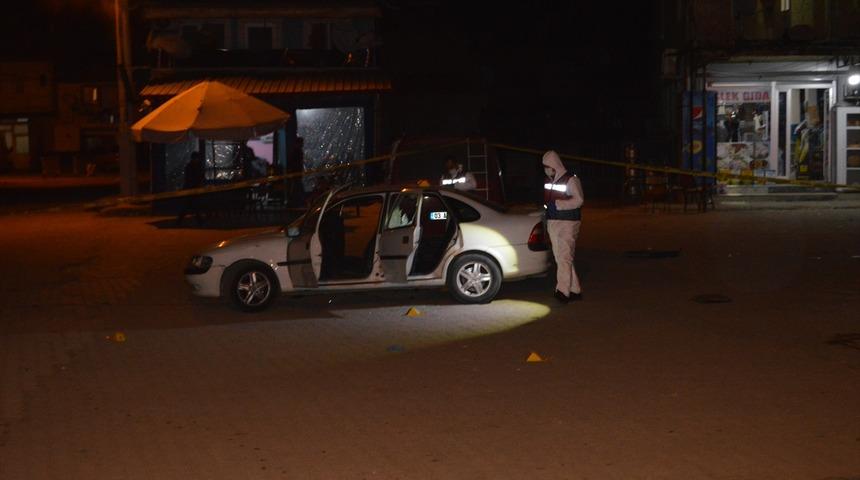 Afyonkarahisar'da otomobile ateş a&ccedil;ılması sonucu 4 kişi &ouml;ld&uuml;