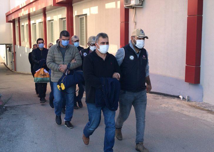Adana merkezli FETÖ/PDY operasyonunda yakalanan 5 zanlı tutuklandı G1