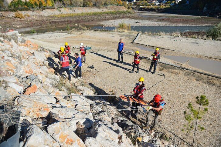 Arama kurtarma gönüllüleri sıkı eğitimlerle tecrübe kazanıyor G2