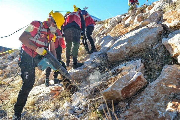 Arama kurtarma gönüllüleri sıkı eğitimlerle tecrübe kazanıyor G3