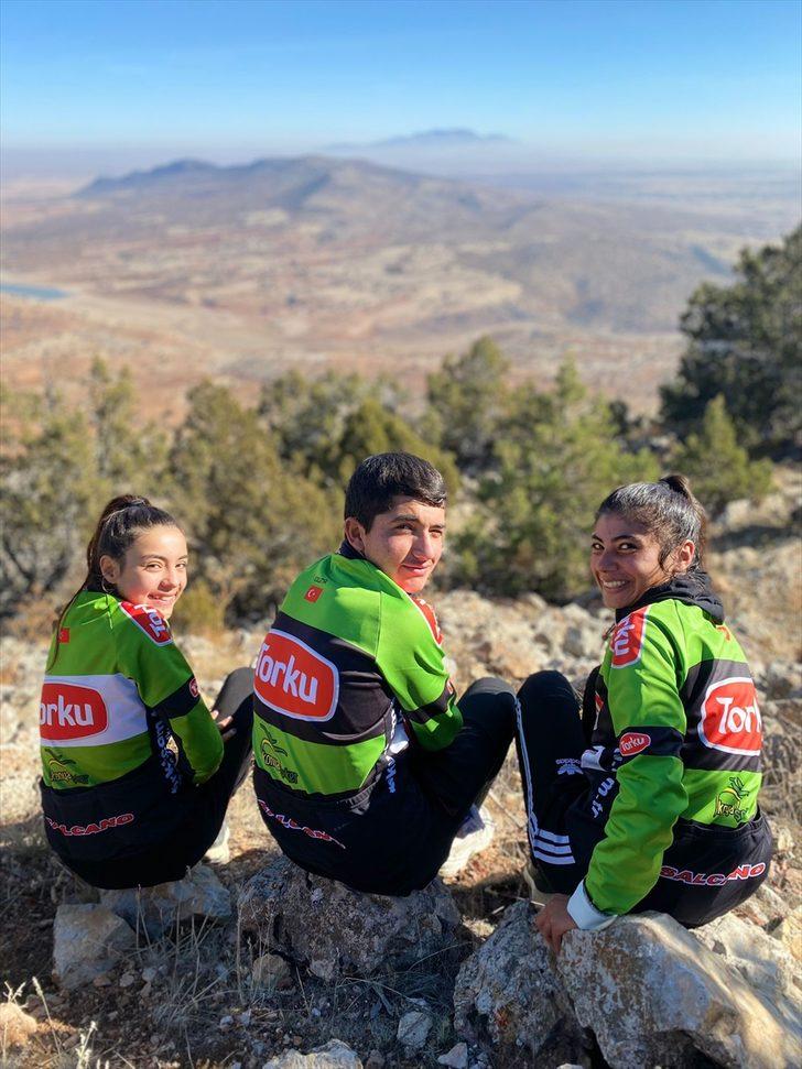 Torku Şekersporlu milli bisikletçiler Toroslar'ın zirvesindeki Türk bayrağını yeniledi G1