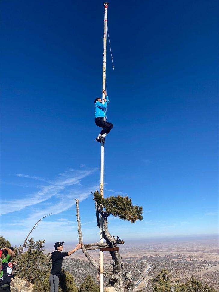 Torku Şekersporlu milli bisikletçiler Toroslar'ın zirvesindeki Türk bayrağını yeniledi G3