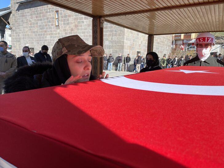 Silah kazası sonucu şehit olan asker Erzurum'da son yolculuğuna uğurlandı G3
