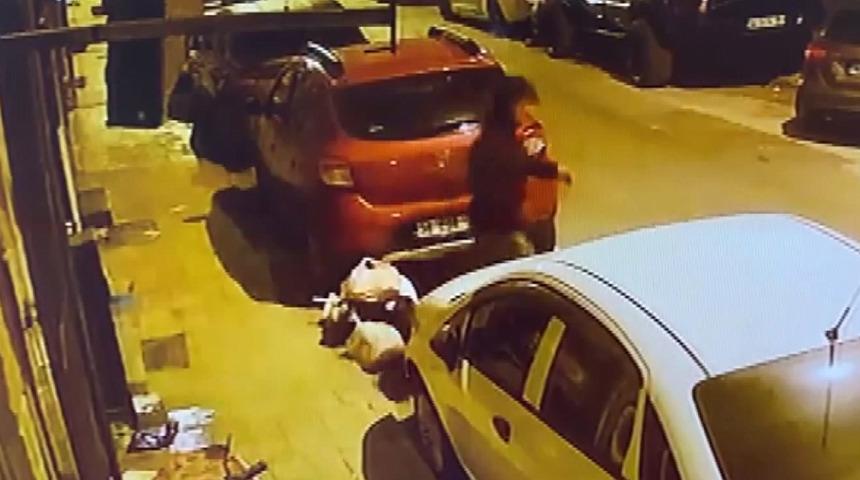 Ev sahibi ka&ccedil;mıştı! Parti evindeki &ouml;l&uuml;m&uuml;n sırrı &ccedil;&ouml;z&uuml;ld&uuml;