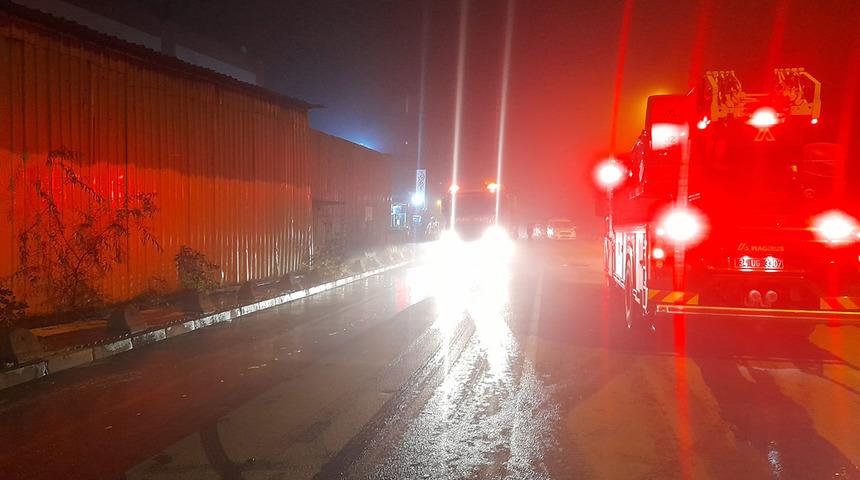 Başakşehir'de korkutan yangın! 