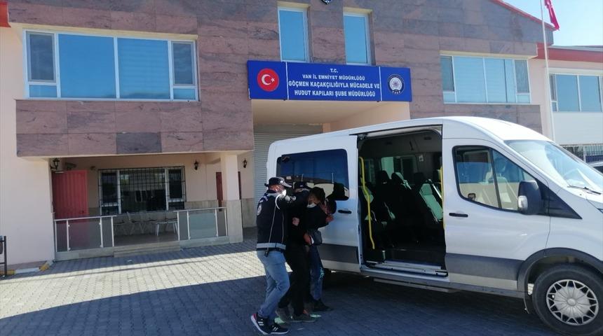 Van'da göçmen kaçakçılığı yaptıkları iddiasıyla 9 şüpheli hakkında işlem gerçekleştirildi