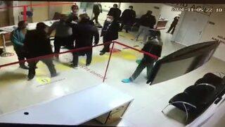 Diş ağrısı şikayetiyle acile geldi, hastaneyi birbirine kattı