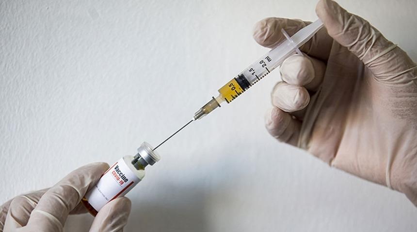 Ukrayna'da koronavirüs aşısı yaptırmayan memur ve öğretmenler işten uzaklaştırılacak