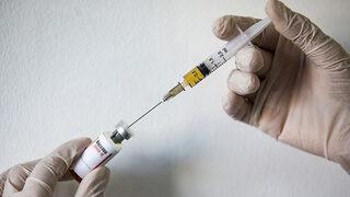 Ukrayna'da koronavirüs aşısı yaptırmayan memur ve öğretmenler işten uzaklaştırılacak