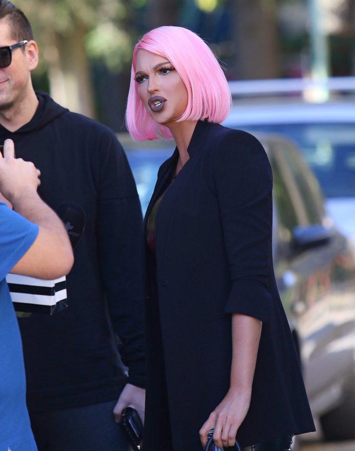 Jelena Karleusa saçını pembeye boyattı G4