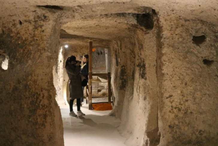 Doğal atmosferiyle büyülüyor! Kaymaklı Yer Altı Şehri turistleri gizemli yolculuğa çıkarıyor G1