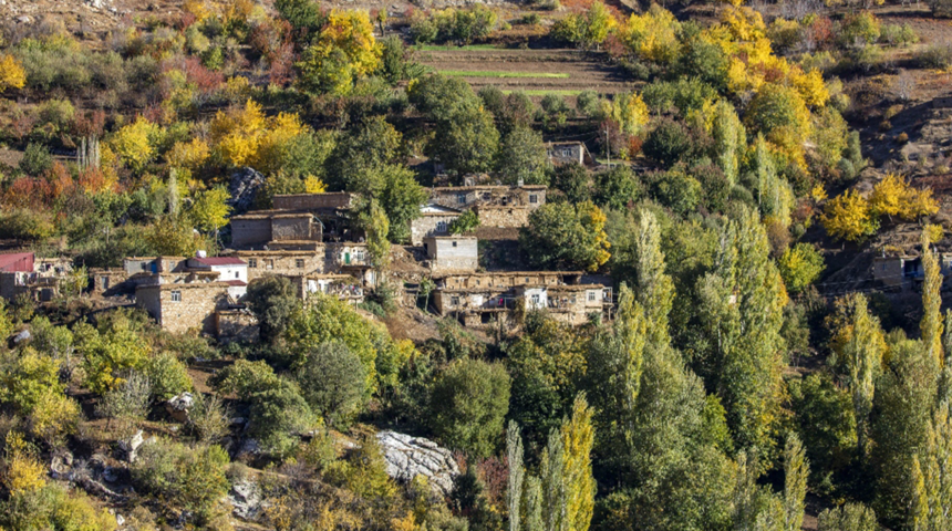 Sonbahar renklerine büründü! Görüntüsü kartpostalları kıskandırdı